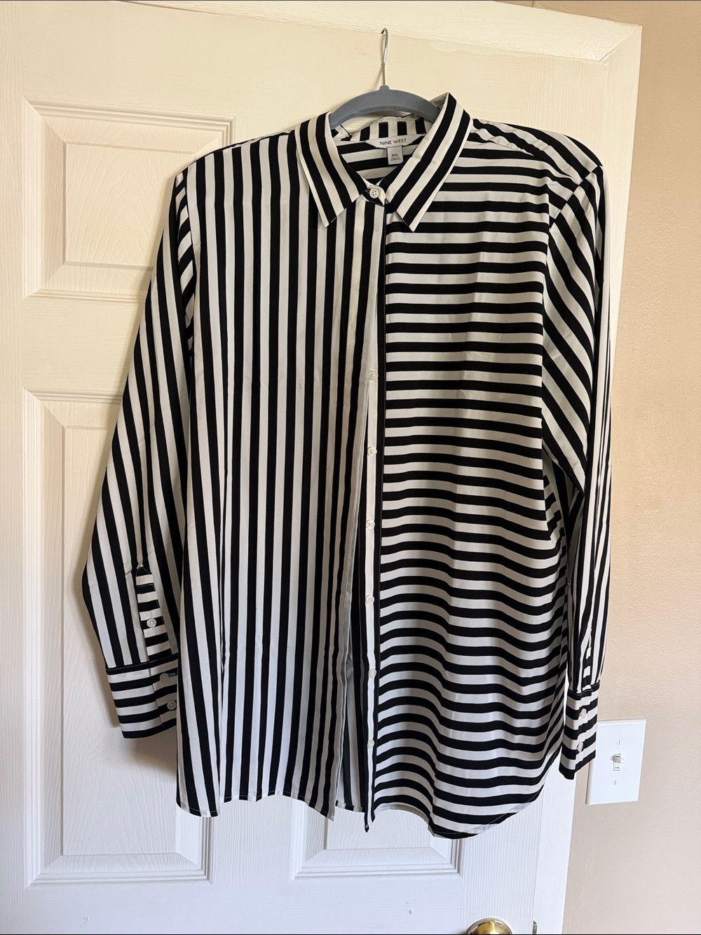 Women's Black & White Mixed-Stripe Button Front Blouse